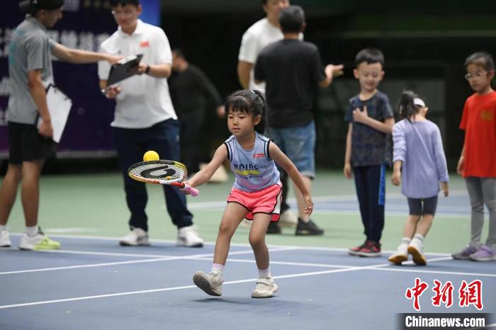 天津首站开启中国小网球·城市之星挑战赛，点亮