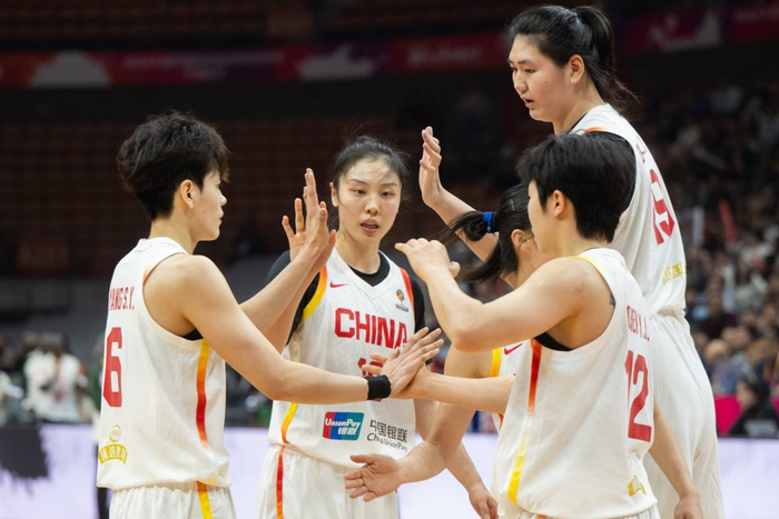 中国女篮世预赛力克巴西锁定世界杯席位，战术