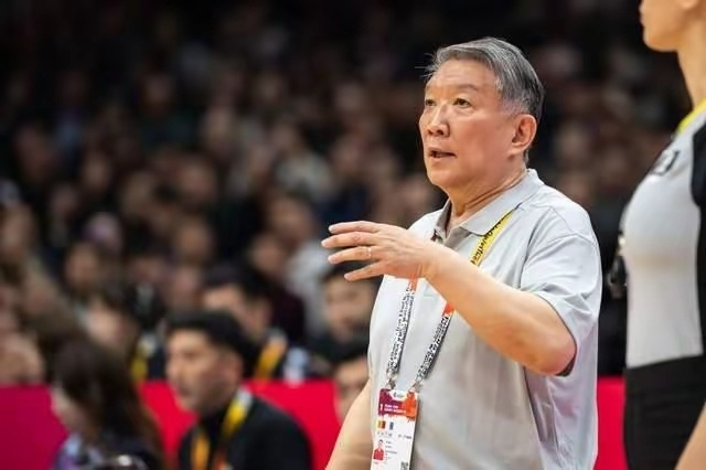 中国女篮世预赛力克巴西锁定世界杯席位，战术