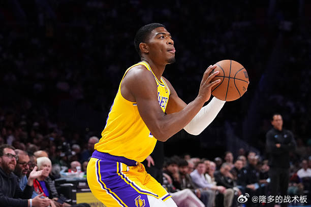 八村垒与斯玛特伤退 湖人迎战活塞阵容调整