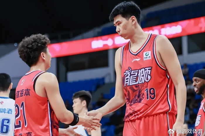 广州男篮大胜辽宁，徐昕威金顿联手击溃对手