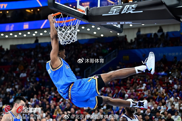 北京队克服伤病困扰力克广州队完成双杀