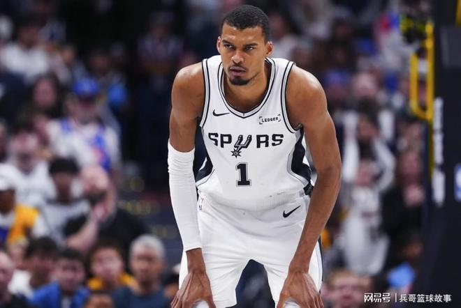 文班亚马26分13秒砍40+13+5助攻 刷新历史纪录